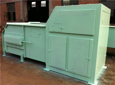 封闭环保型大倾角皮带机